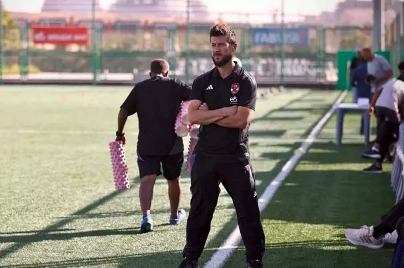 رسميًا.. الأهلي يوجه الشكر إلى ديميتري لوبوف مدرب الكرة النسائية